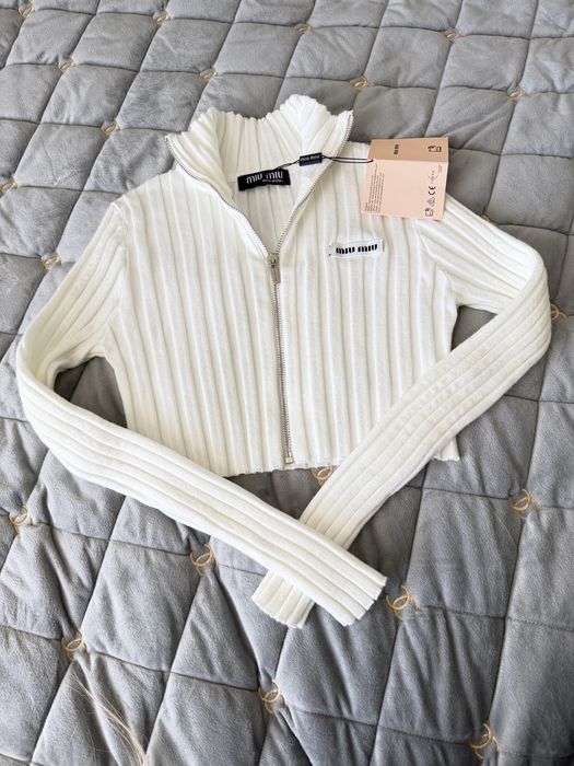 Біла кофта коротка кофтинка топ miu miu
