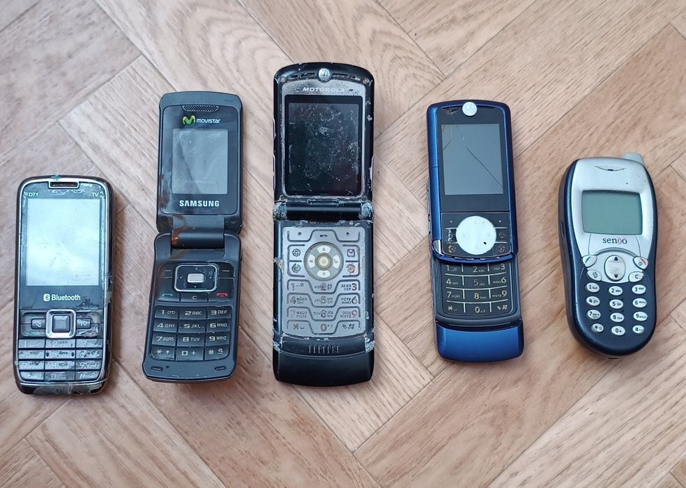 Телефони б/у вживанні, неробочі