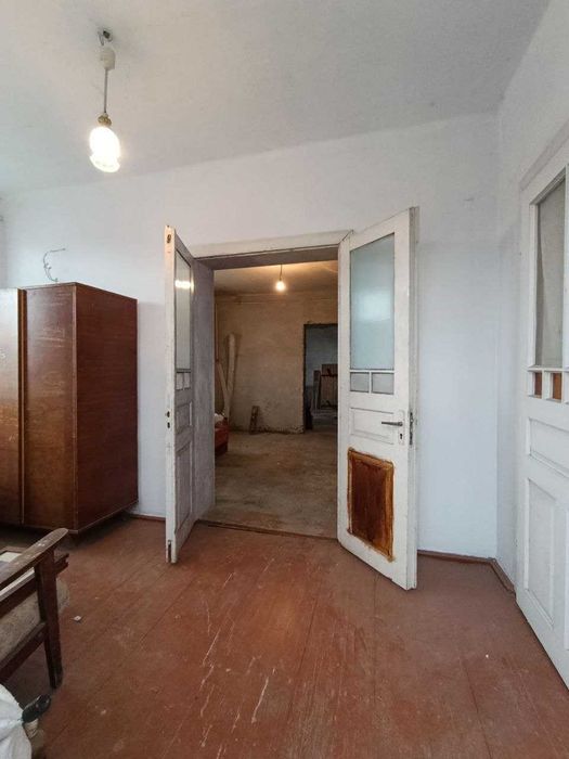 Продаж двох будинків в с. Залуква