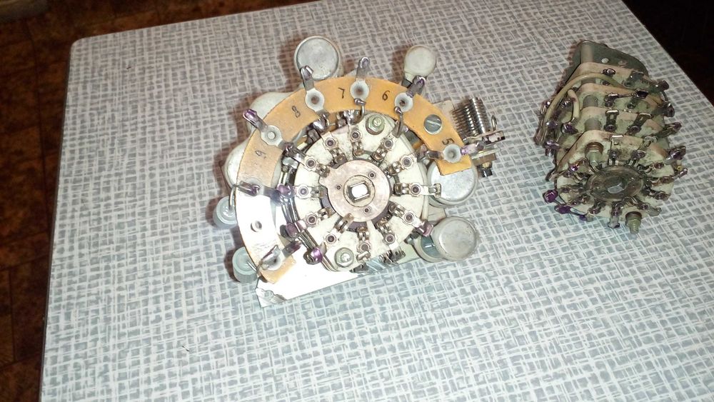 Галетный переключатель на керамике.