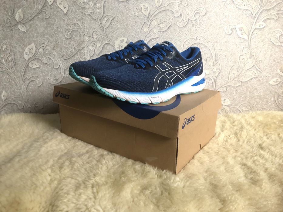 Оригінальні кросівки ASICS Gel GT2000 11 у чудовому стані для бігу волейболу повсядкення  44 5 44 43,5 43 42,5 42 28,25 28 27,5 27 26,5