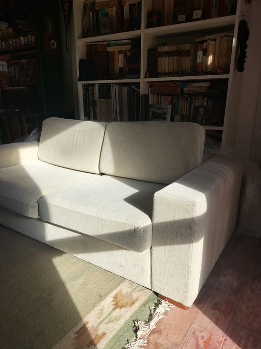 Sofá 3 lugares em bom estado