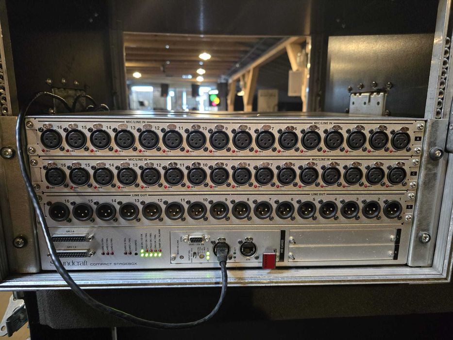 Cyfrowa konsoleta mikserska Soundcraft Vi-600 / Vi-6. Mikser dźwięku