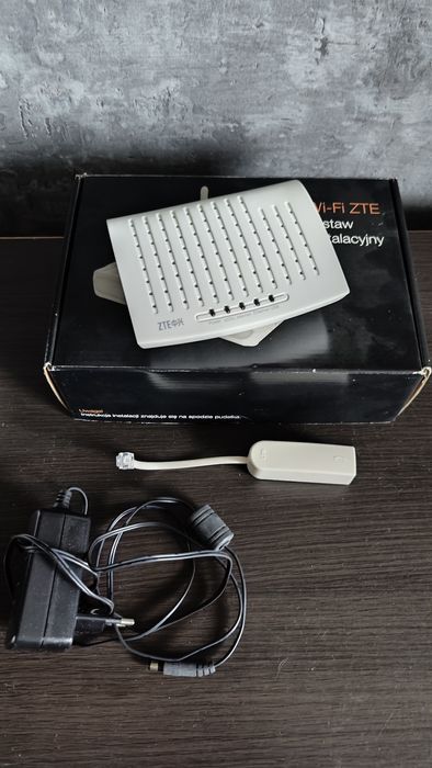 Modem ZTE ZXDSL 831AII plus filtr telefoniczny
