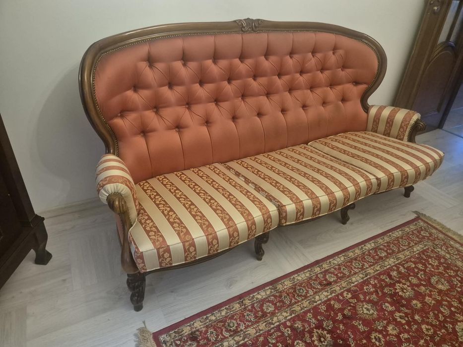 Komplet mebli w stylu ludwikańskim – Sofa, 2 fotele, stolik