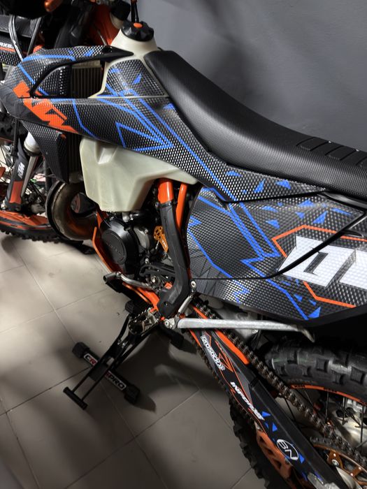 Plasticos + autocolantes KTM 250 TPI igual a novos