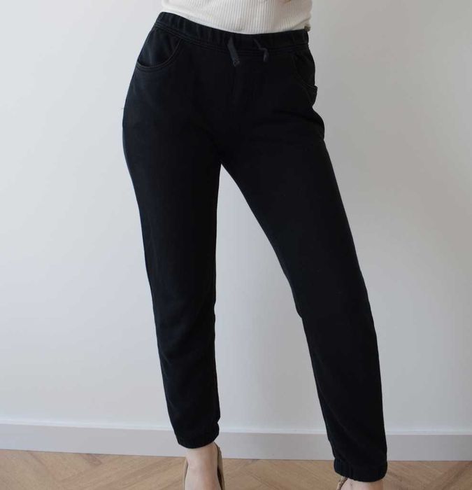 Levi's jogger spodnie dresowe czarne s m r. 158 / 170