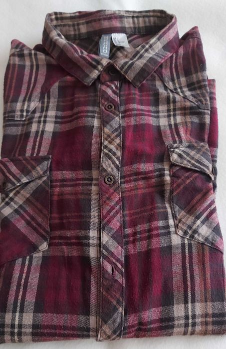 Camisa de homem em bom estado, com pouco uso