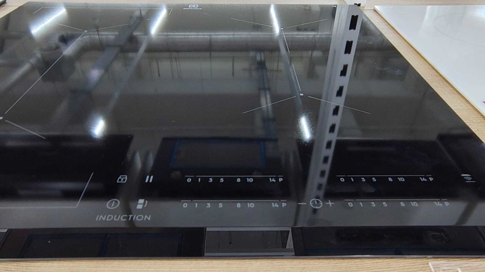 ELECTROLUX Płyta indukcyjna ELECTROLUX EIV634 Slim-Fit