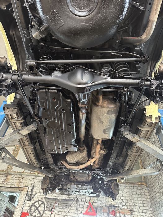 СТО Антикорозійна обробка дна зварювальні роботи кузов дно легкові бус