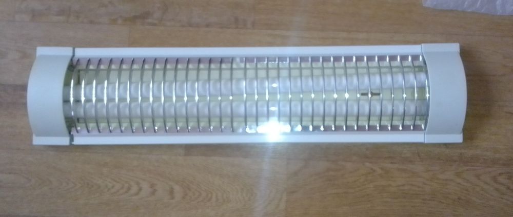 Продам люминисцентную лампу Lumen