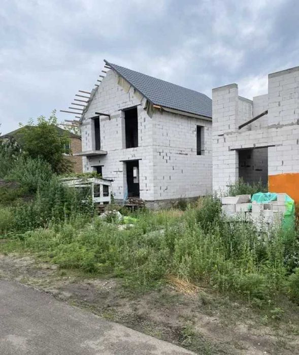 Чудова  ділянка 4,5 сот коробка ел озеро Мартишів Центральна Осокорки!