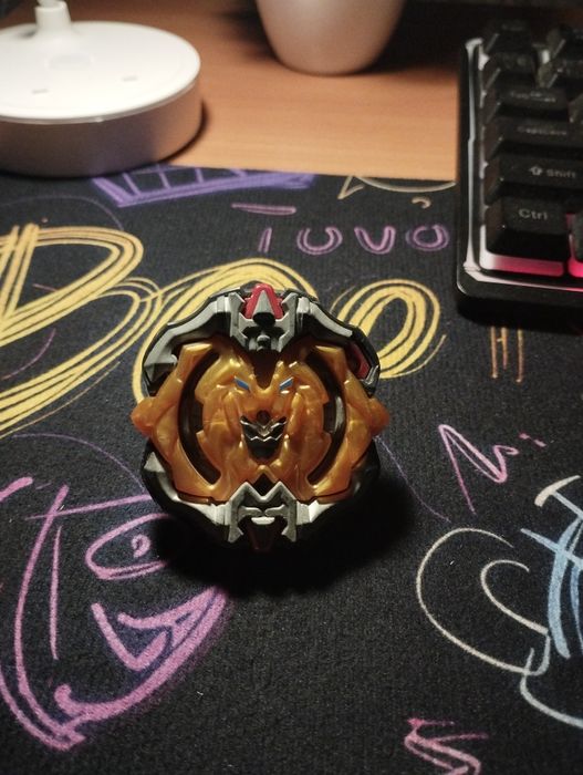 Beyblade 3 штуки