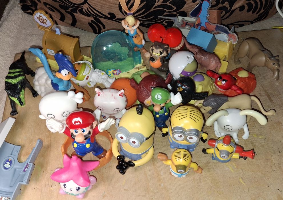 Ціна з комісією, одним лотом іграшки макдональдс хеппі міл