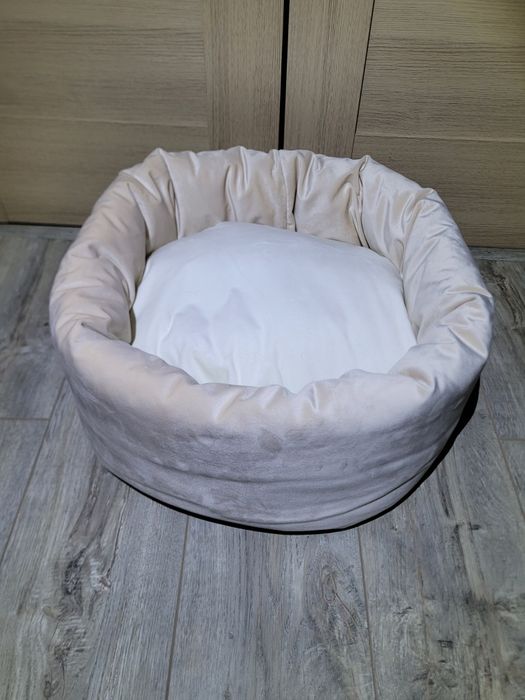 Лежанка для кота, або цуценяти