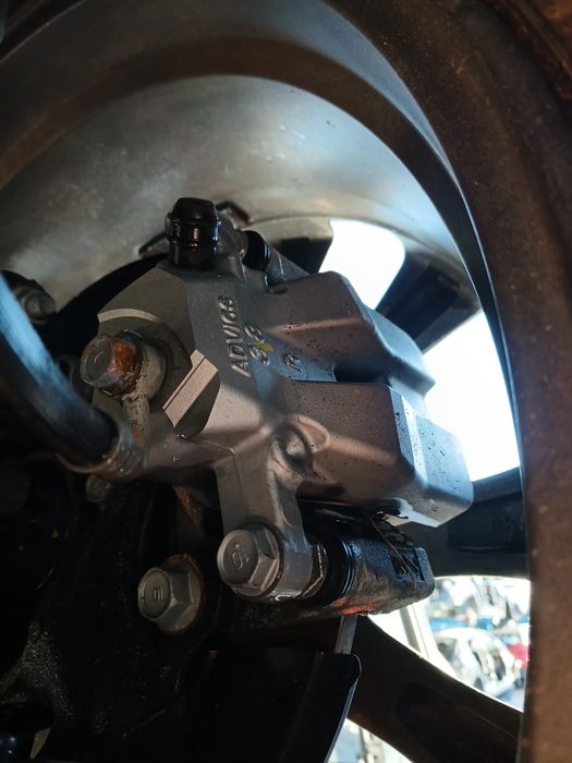 Pinça travão / maxila de travão trás direita TOYOTA RAV4 IV (_A4_)