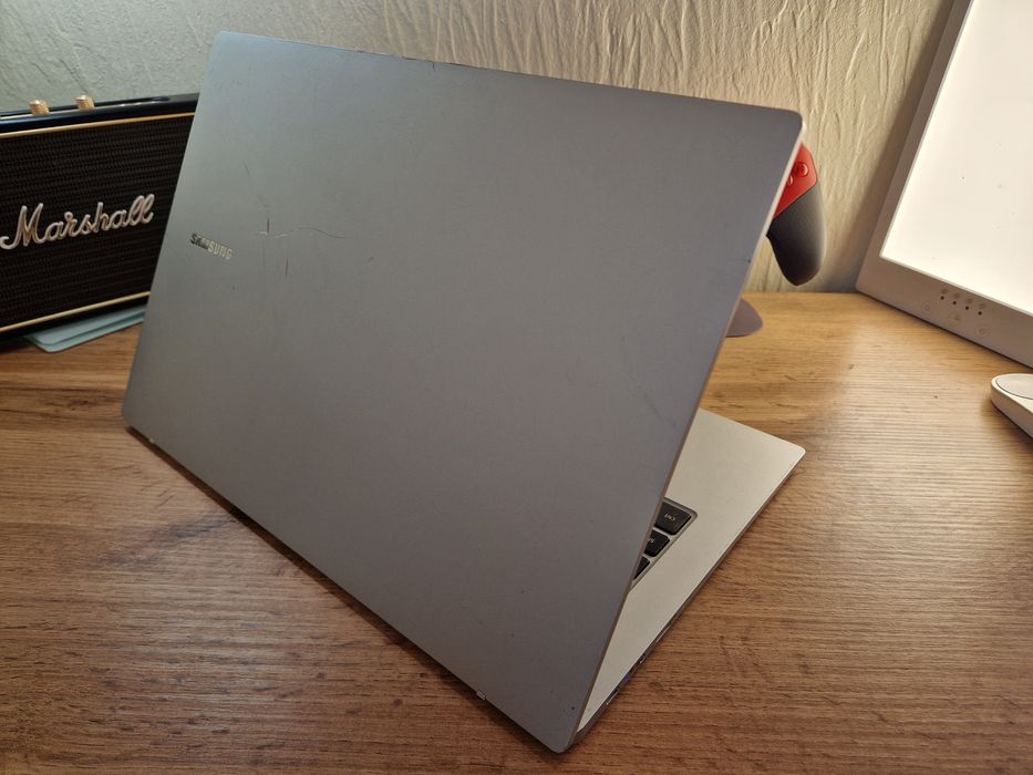 Samsung Galaxy Book Snapdragon 7 gen 2 4/128