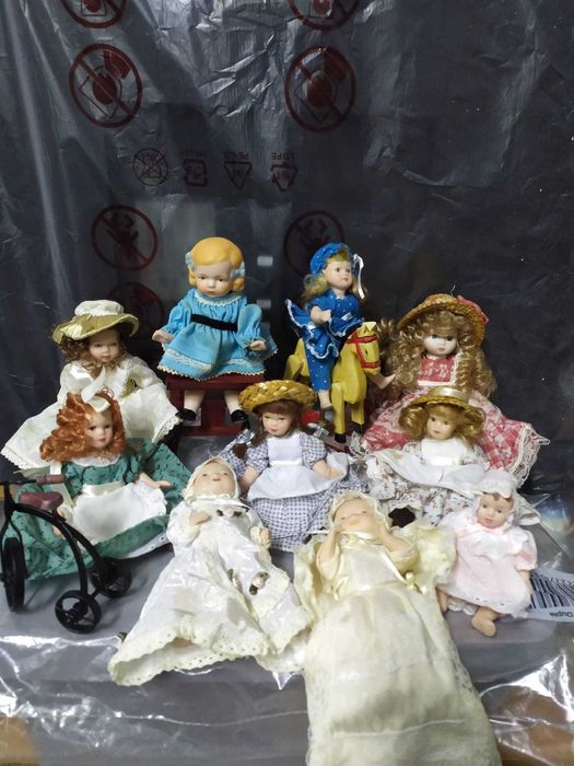 12 Porcelain Dolls