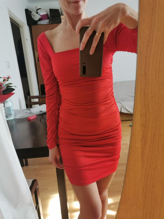 Czerwona sukienka shein xs