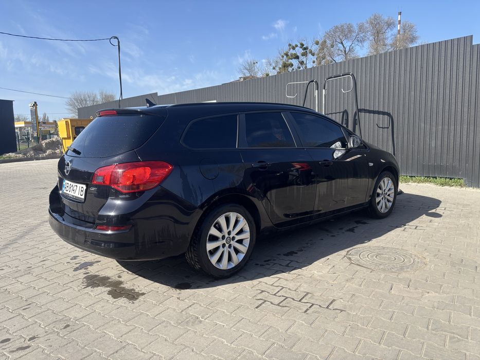Opel Astra j 2011 року, 1,7 турбо дизель