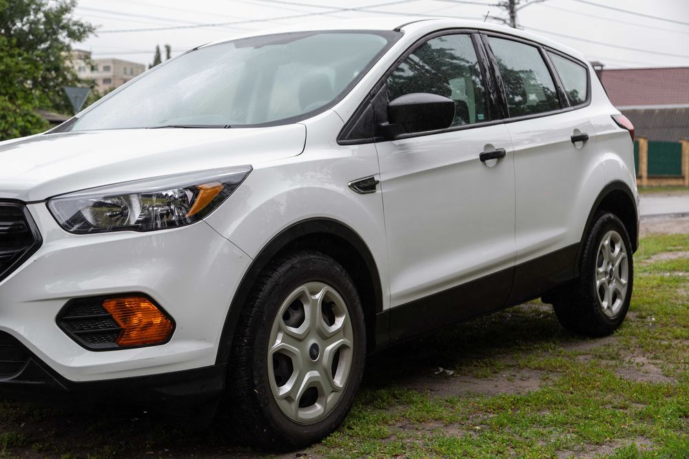 Продам Ford Escape