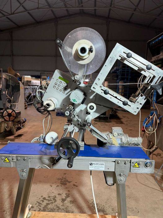 Etykieciarka naklejarka etykiet etykieta