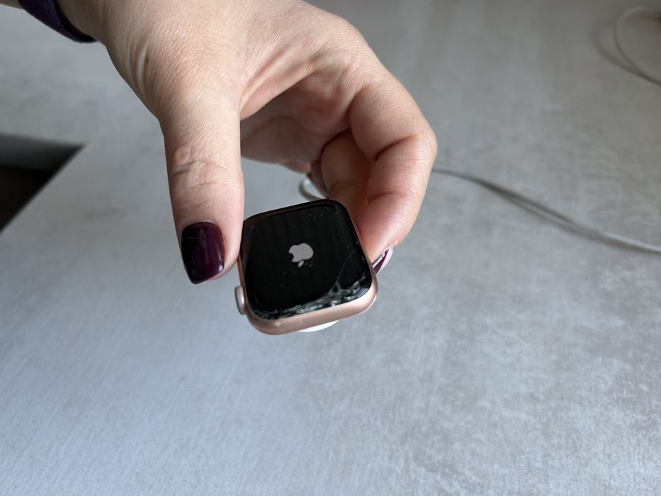 Apple watch 4 series 4, 40 mm pink sand