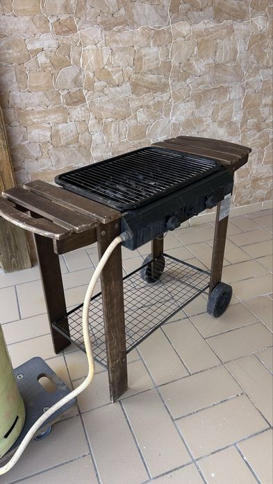 Gas Grill478456534743142402