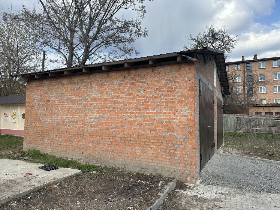 Продам гараж в центрі міста Ромни Сумська обл.