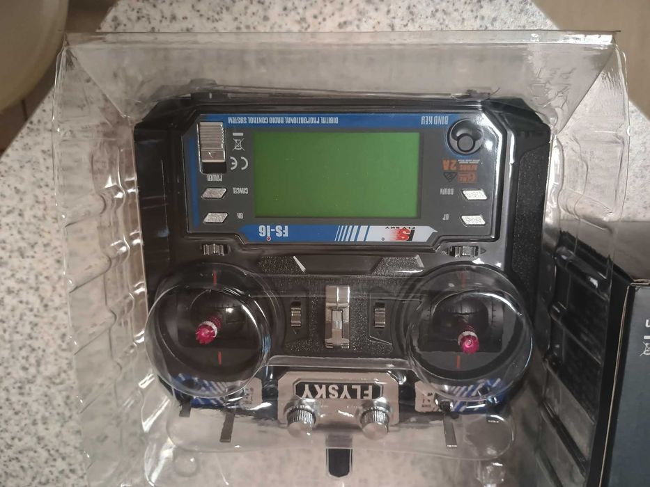 Aparatura FlySky FS i6 + odbiornik IA10b