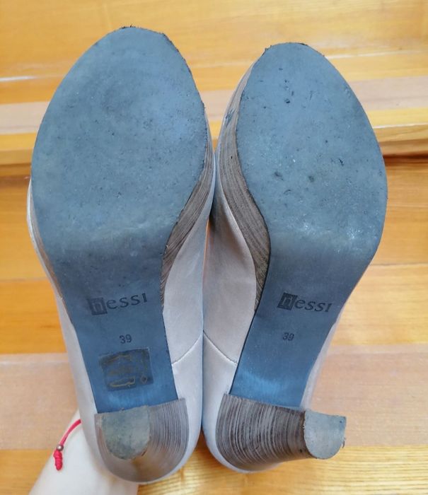 Buty skórzane beżowe roz 39