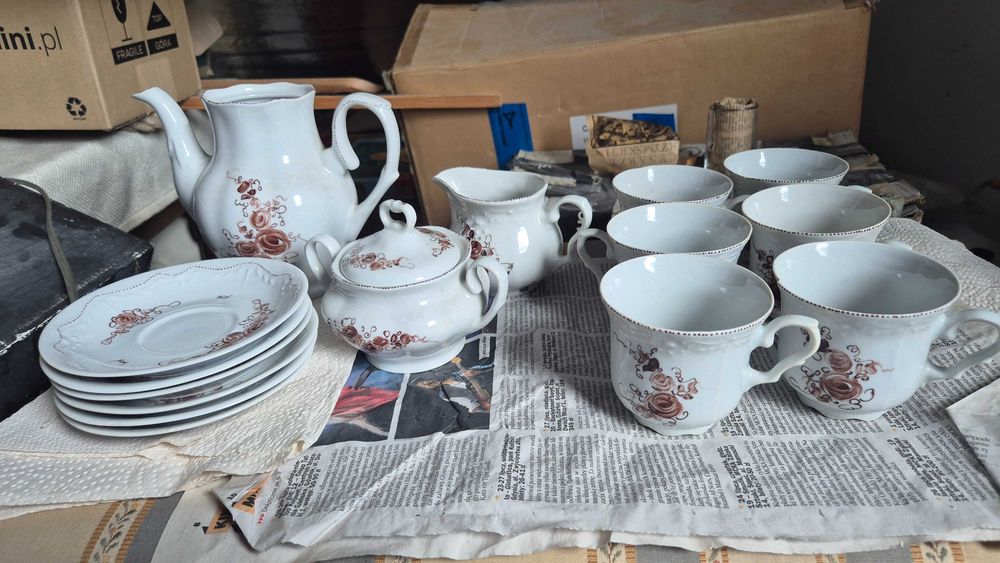 PRL- serwis kawowy z porcelany Karolina -gratka dla kolekcjonerów