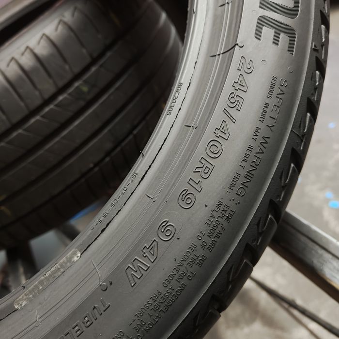 245/40/19 Sprzedam parę opon letnich Bridgestone