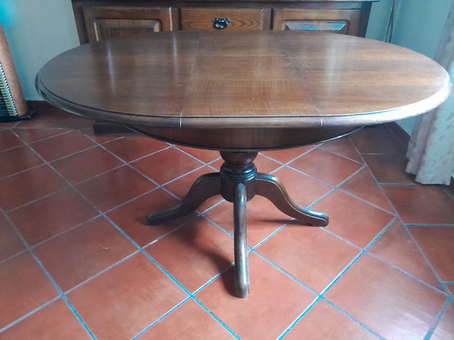Mesa de sala de jantar e 6 cadeiras