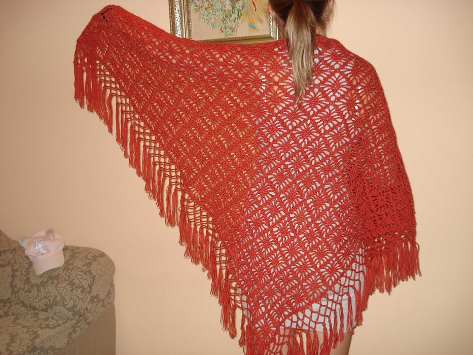 Шаль вовняна в'язана  гачком