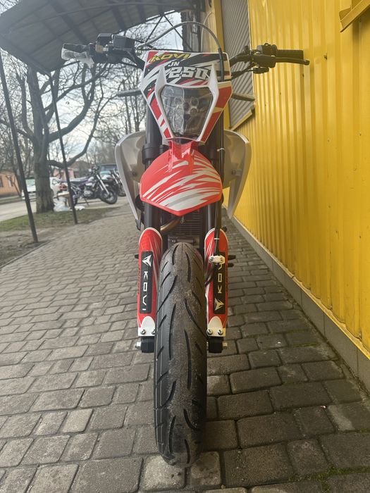 Новий мотоцикл Kovi JN250 Motard | 2026 | 24к.с. | 6-ти КПП | ZS172FMM