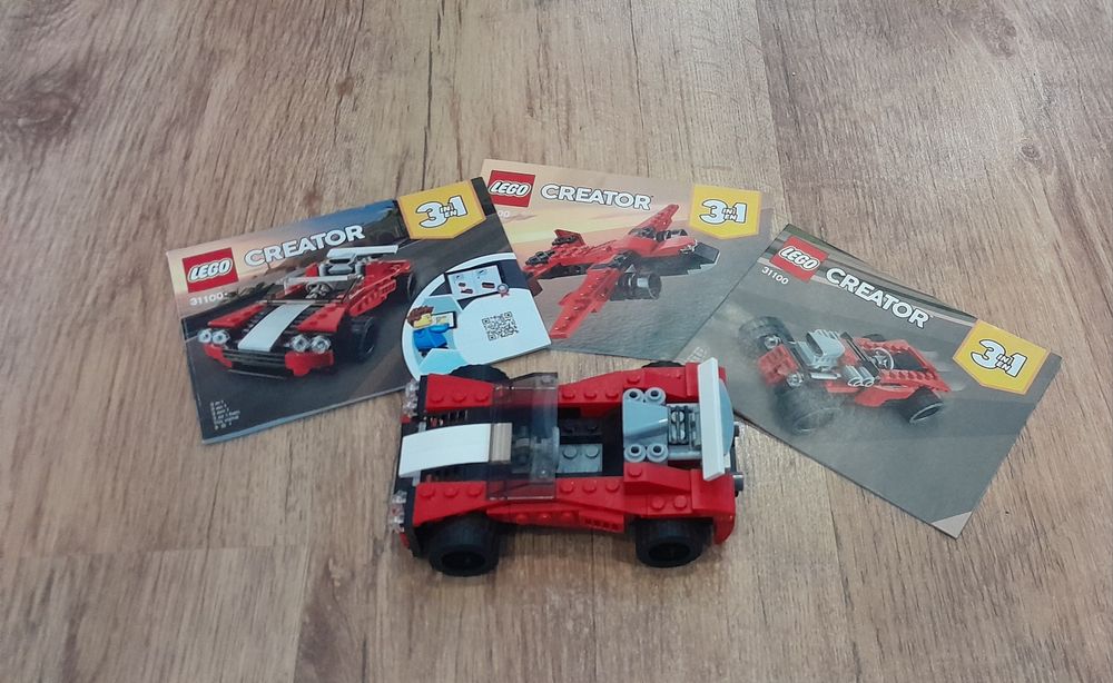 Lego creator 31100