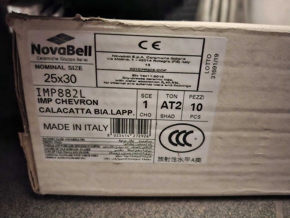 Mozaika gres szkliwiony Novabell Imperial Calacatta Bianco Chevron