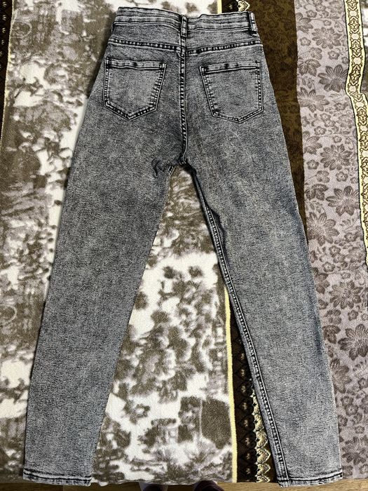 Джинси жіночі розміру 42-44