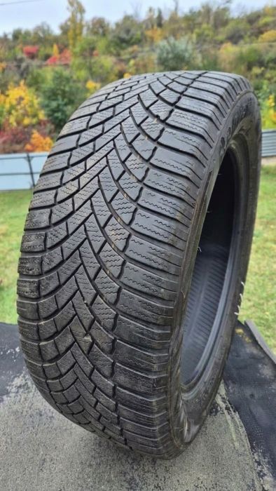 Зимові шини Bridgestone  235/55 R18 комплект