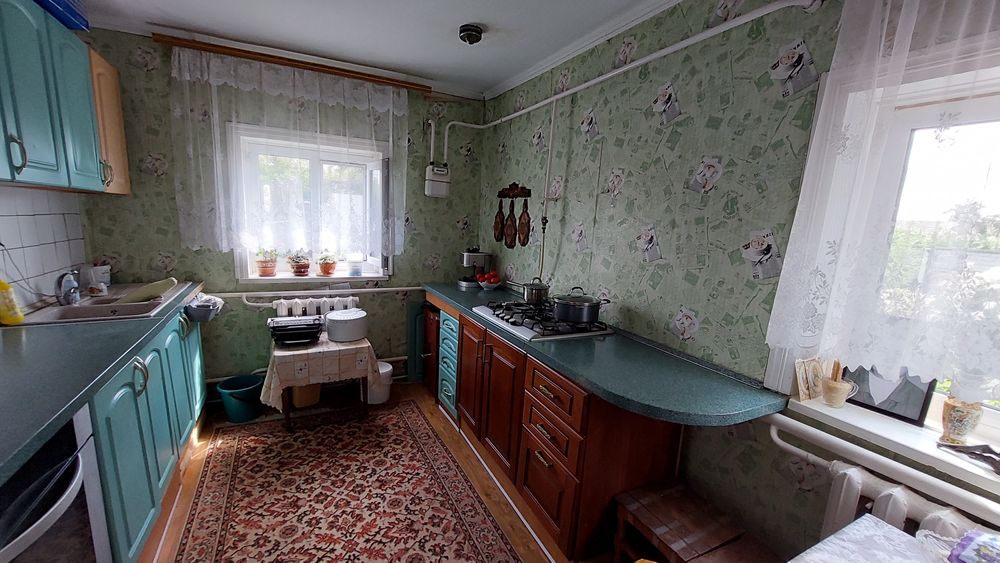 Продам комфортний будинок с.Худяки