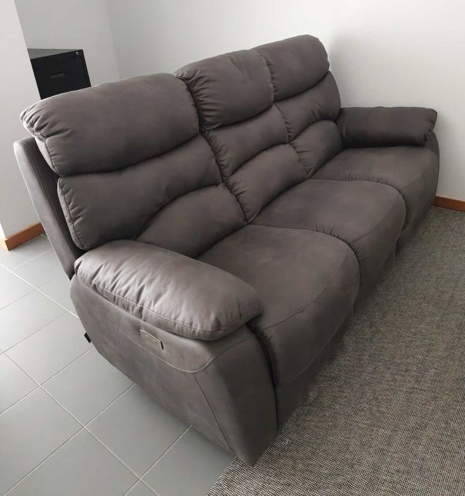 Confortaveis, com encosto de movimento eletrico