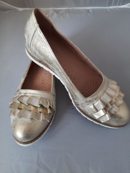 Nowe skórzane buty Eksbut