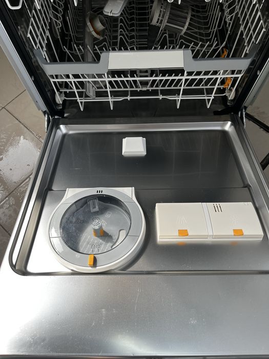 Топова посудомийка Miele g7310