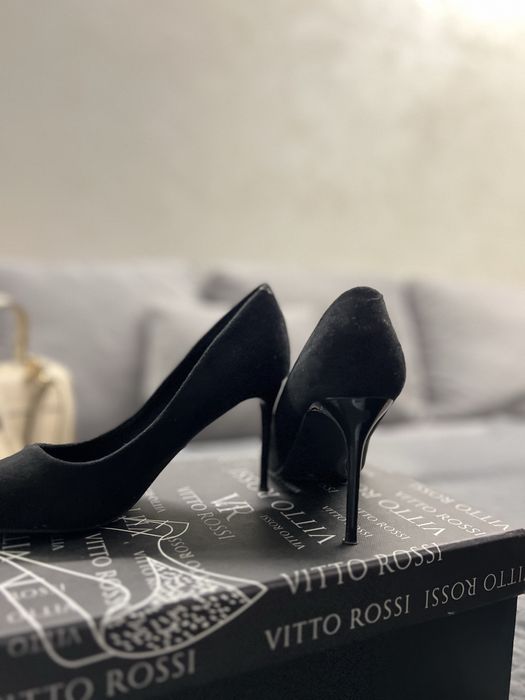 лодочки на шпильці 37 розмір