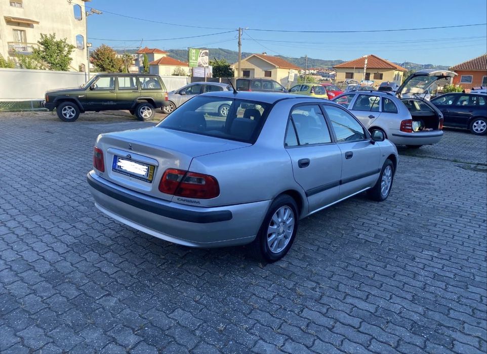 Oportunidade única - Mitsubishi Carisma 1.3