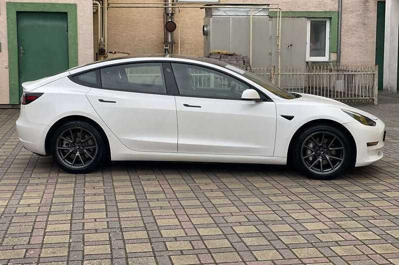 Tesla model 3 Long Range dual motor 2021