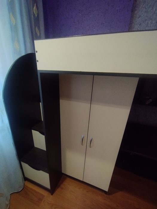 Дитяче ліжко горище