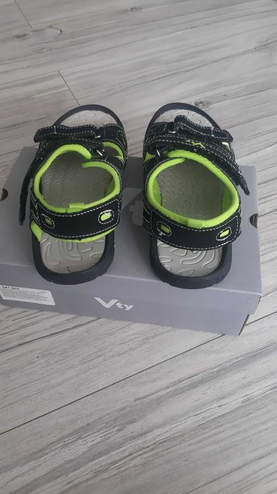 Sandaly rozmiar 34 Victory