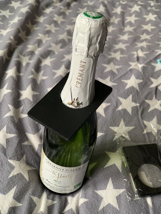 2 zawieszki drewniane na butelki